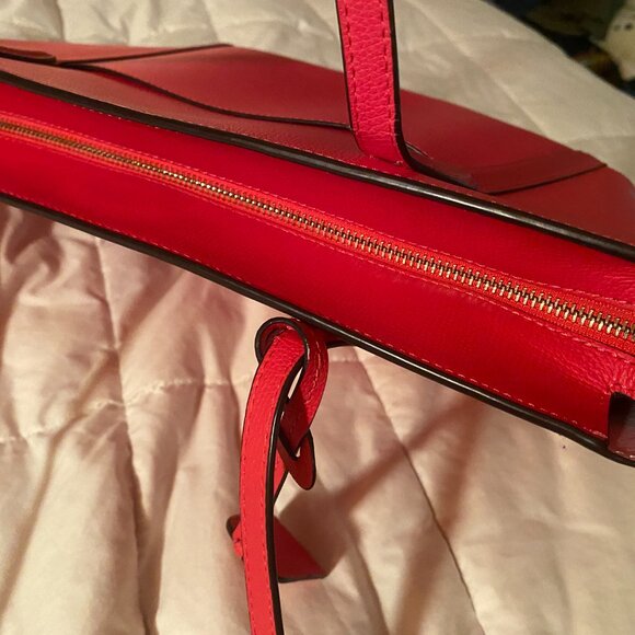 Kate Spade hot pink large tote bag with zipper and outer pocket - Picture 2 of 11